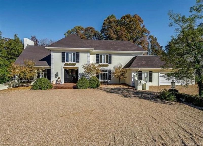 3610 Columbine Cir, Charlotte, NC 28211
