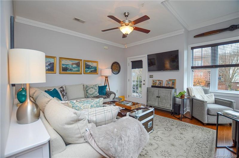 262 Harbour Place Dr, Davidson, NC 28036