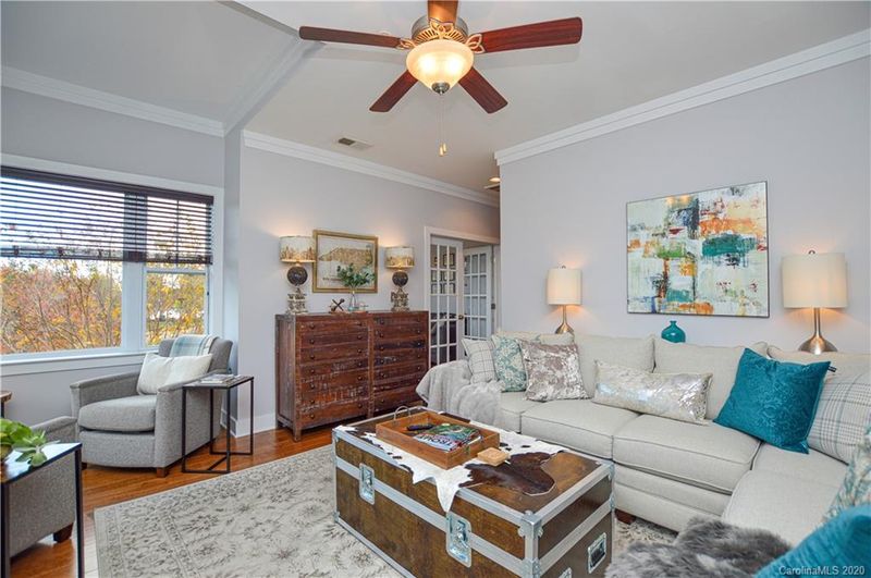 262 Harbour Place Dr, Davidson, NC 28036