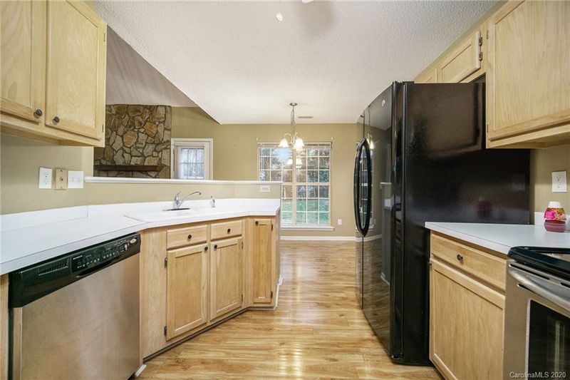 315 Lower Pond Rd, Kannapolis, NC 28083