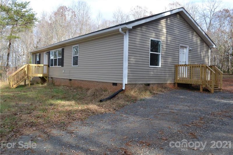 2098 Mesquite Ln, Newton, NC 28658