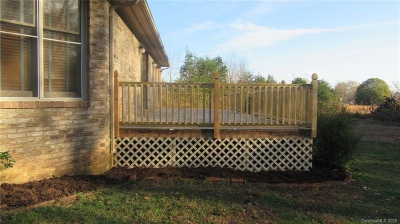 119 Pinecroft Ct, Troutman, NC 28166