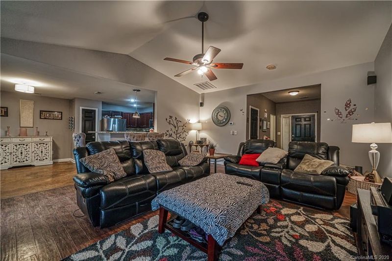 140 Barrington Dr, Mount Holly, NC 28120