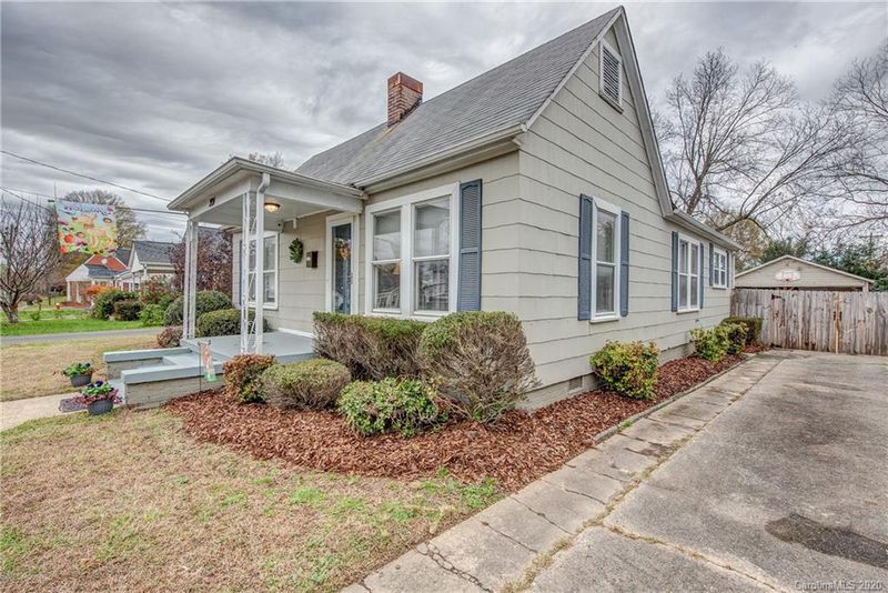 204 W 2nd St, Cherryville, NC 28021