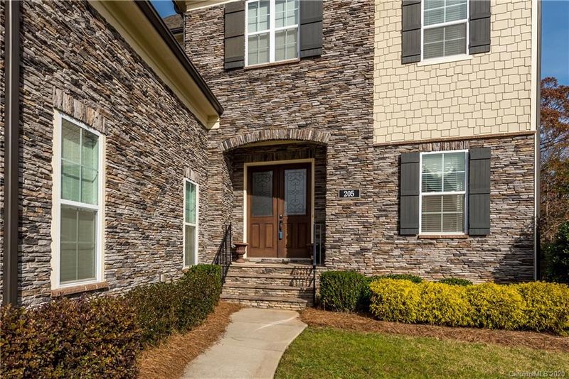 205 Stillwell Dr, Matthews, NC 28104