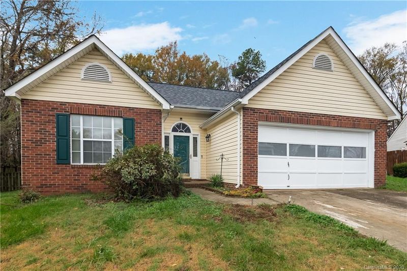 8508 Sienna Dr, Charlotte, NC 28215