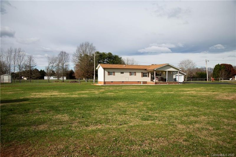 204 Longview Rd, Statesville, NC 28625