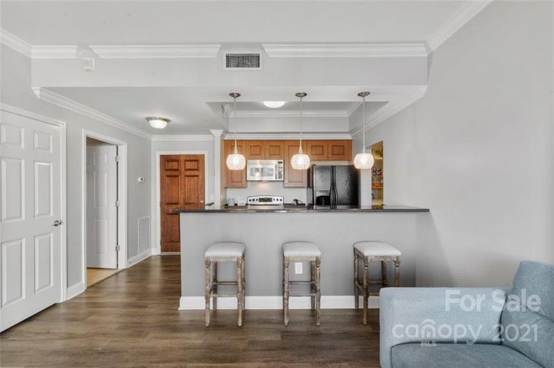 300 W 5th St #528, Charlotte, NC 28202