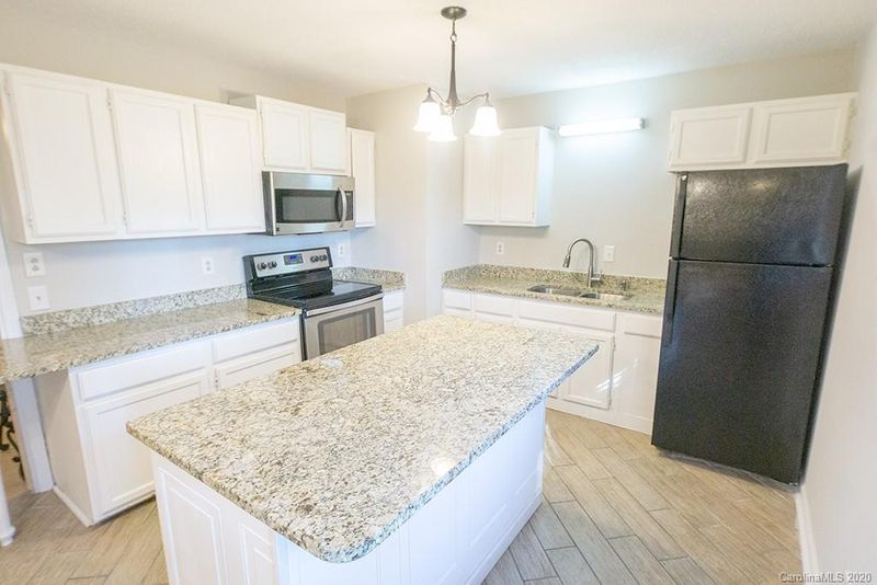 8601 Sharonbrook Dr, Charlotte, NC 28210