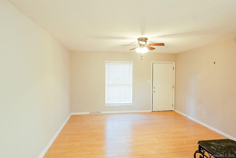 8601 Sharonbrook Dr, Charlotte, NC 28210