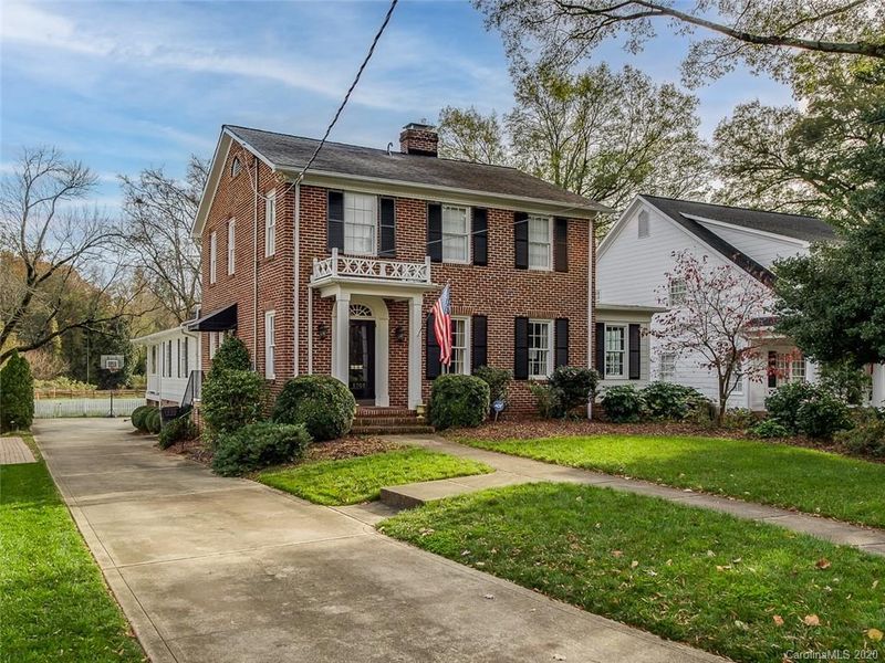 1701 Scotland Ave, Charlotte, NC 28207