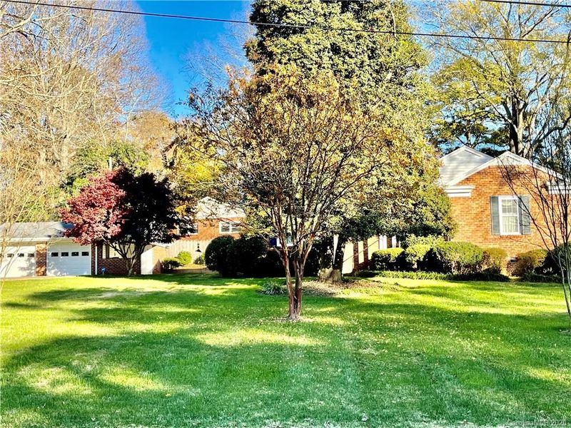 1380 4th St NW, Hickory, NC 28601