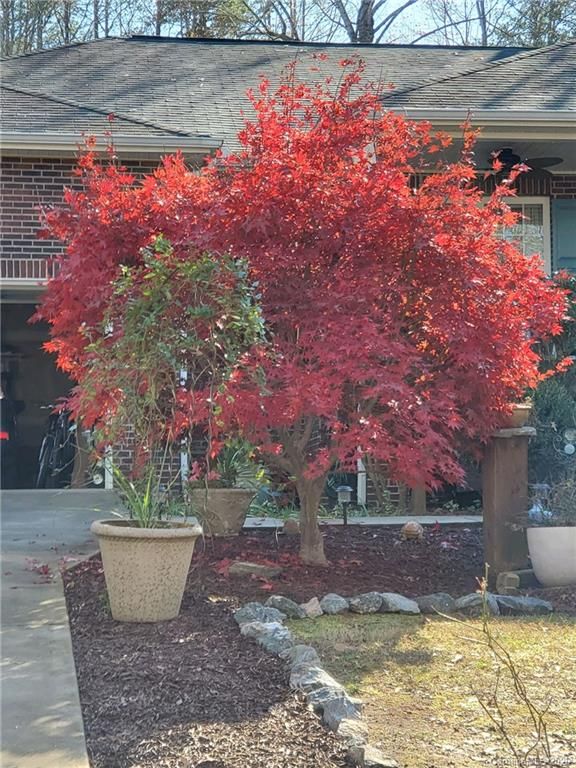 8007 Summit Ridge Dr, Catawba, NC 28609