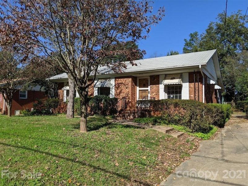 4732 Brooktree Dr, Charlotte, NC 28208