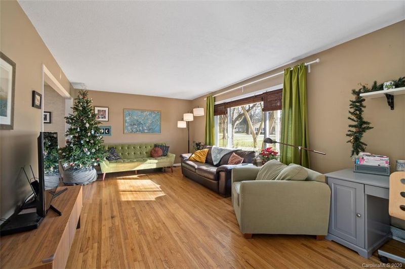 20016 Floral Ln, Cornelius, NC 28031
