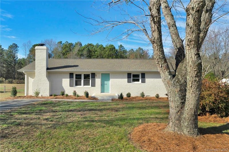 2332 Community Park Dr, Matthews, NC 28104