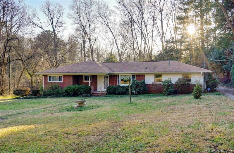 2424 Margaret Wallace Rd, Matthews, NC 28105