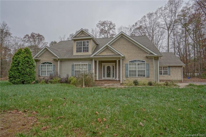122 Glenn Oaks Ln, Mount Holly, NC 28120