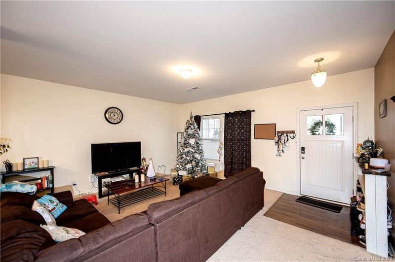 3607 Creekside Dr, Gastonia, NC 28056