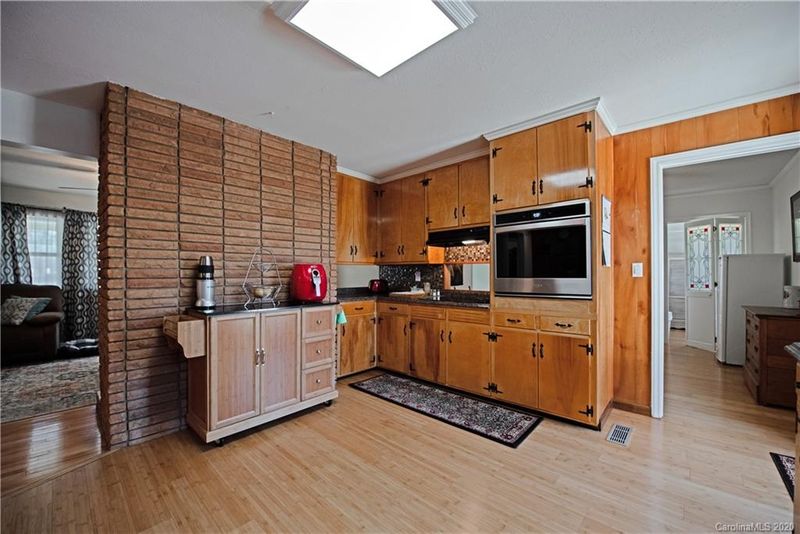 428 Kingfield Dr, Concord, NC 28027