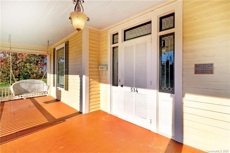 514 W Front St, Statesville, NC 28677