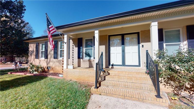 8901 Touchstone Ln, Charlotte, NC 28227