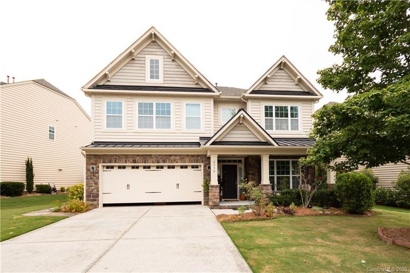 9714 Ridgeforest Dr, Charlotte, NC 28277