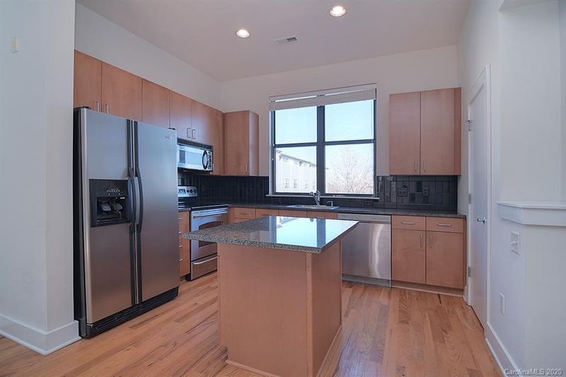 931 E 8th St, Charlotte, NC 28204