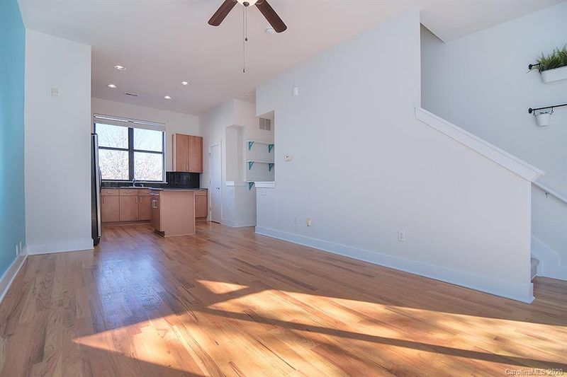 931 E 8th St, Charlotte, NC 28204