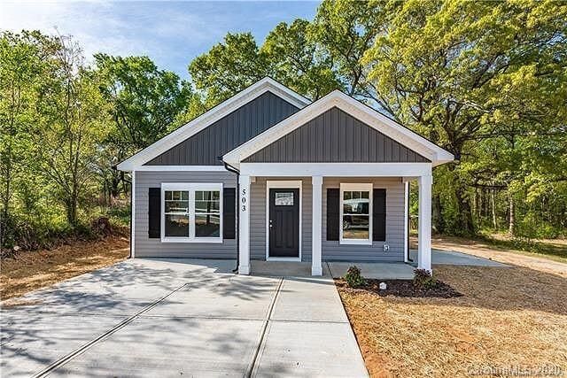 411 W Border St, Dallas, NC 28034