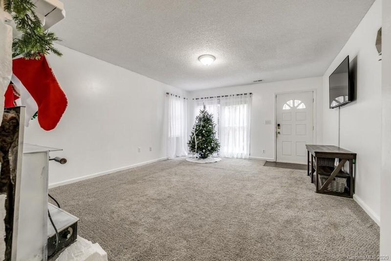 2428 Dellinger Cir, Charlotte, NC 28269