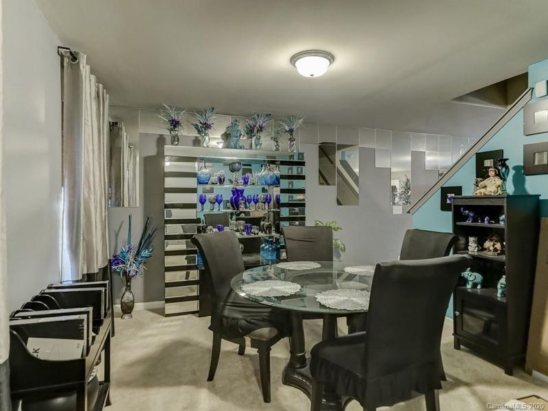 9017 Sharpes Cir, Charlotte, NC 28214