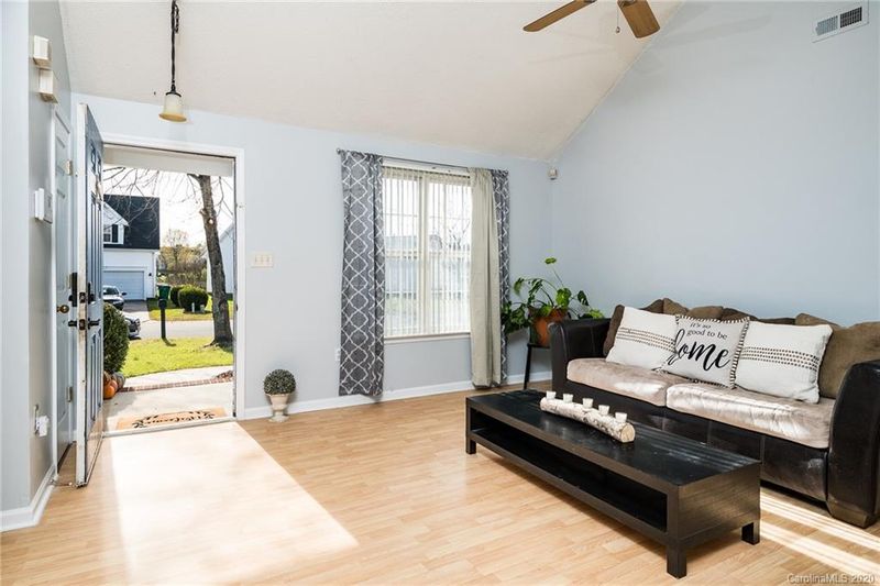 1749 Conifer Cir, Charlotte, NC 28213