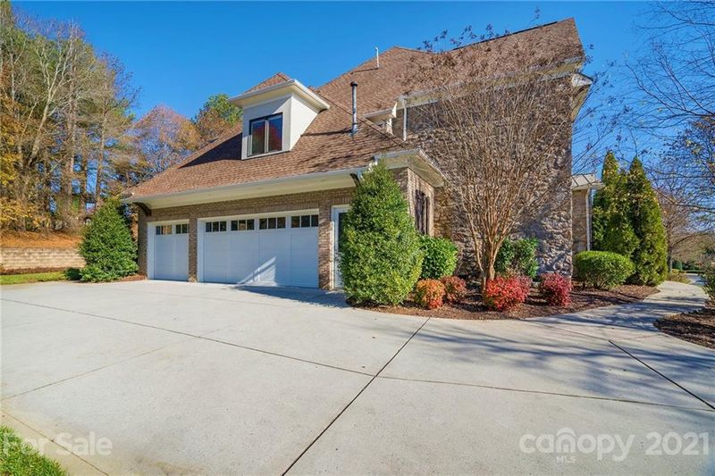 18823 Parting Oaks Ln, Davidson, NC 28036