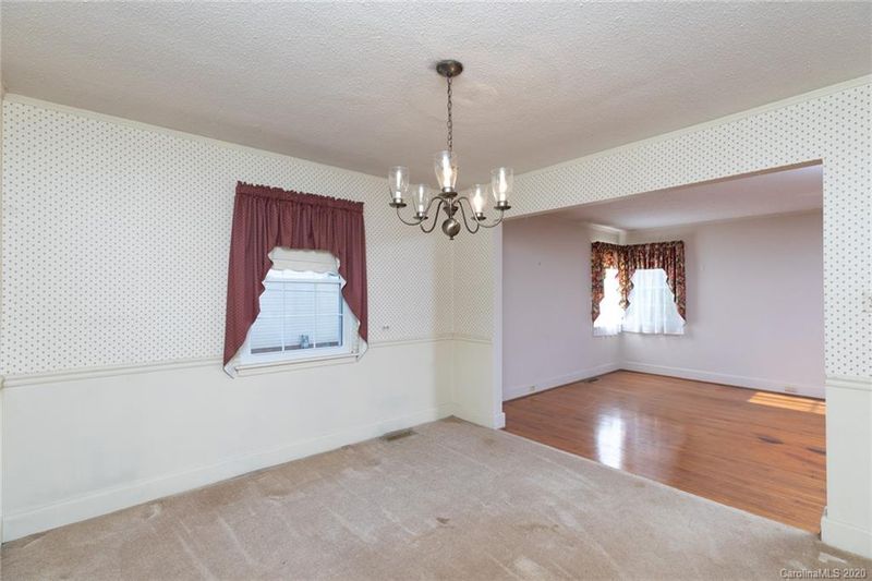 215 Oakwood Ave, York, SC 29745