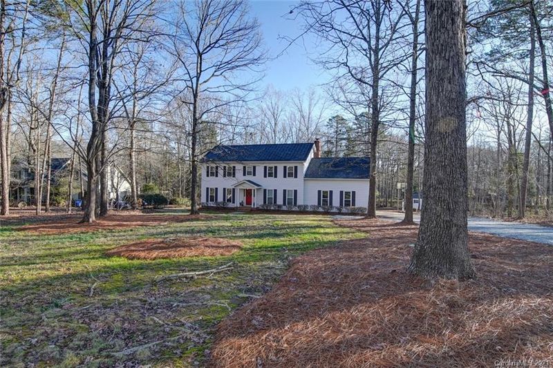 8325 Potter Rd, Matthews, NC 28104