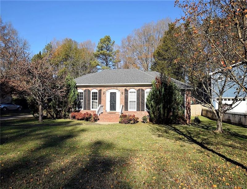 301 Boyce Rd, Charlotte, NC 28211