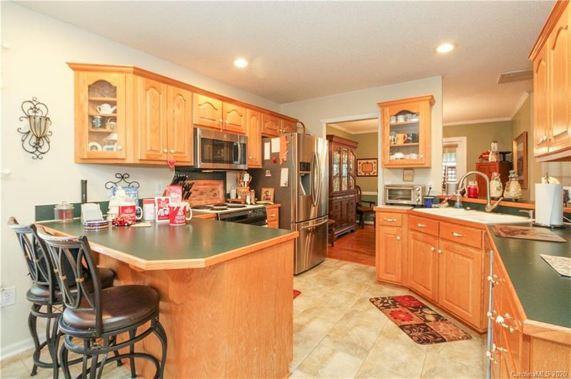1885 Lorelei Ct, Mount Pleasant, NC 28124