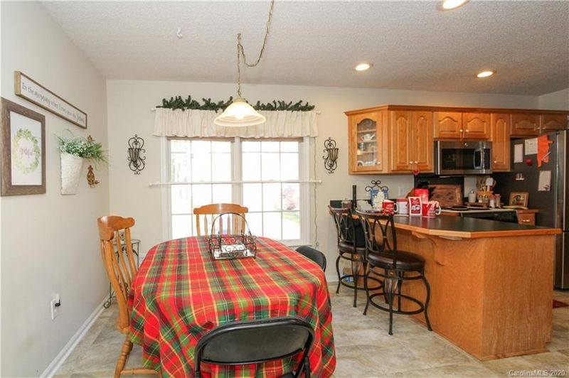 1885 Lorelei Ct, Mount Pleasant, NC 28124