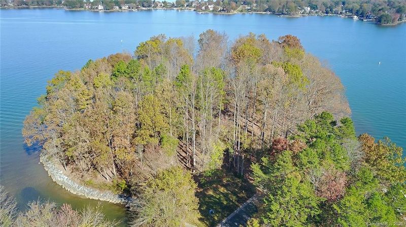 000 Regatta Island Dr, Cornelius, NC 28031