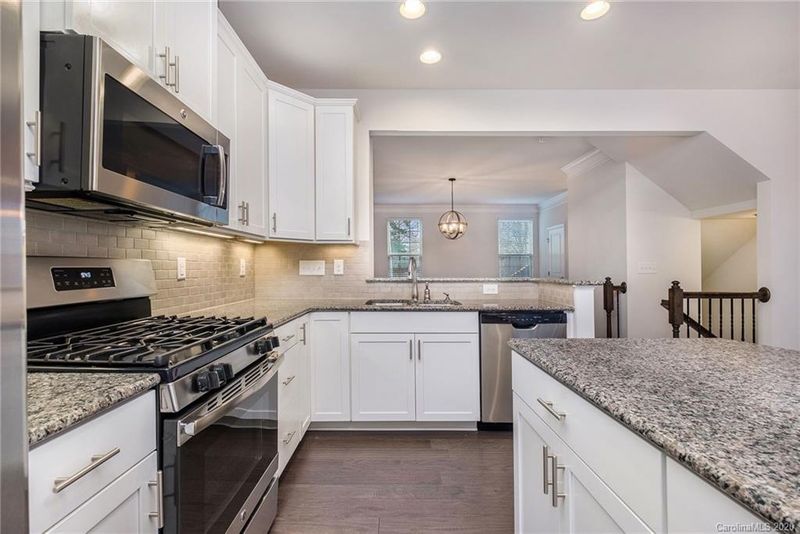 1312 Queen Lyon Ct, Charlotte, NC 28205