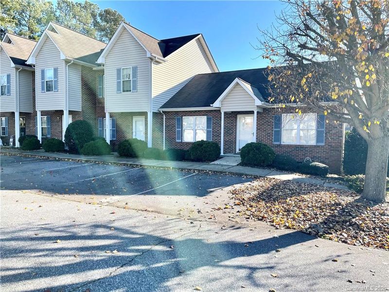 2240 15th Ave NE, Hickory, NC 28601
