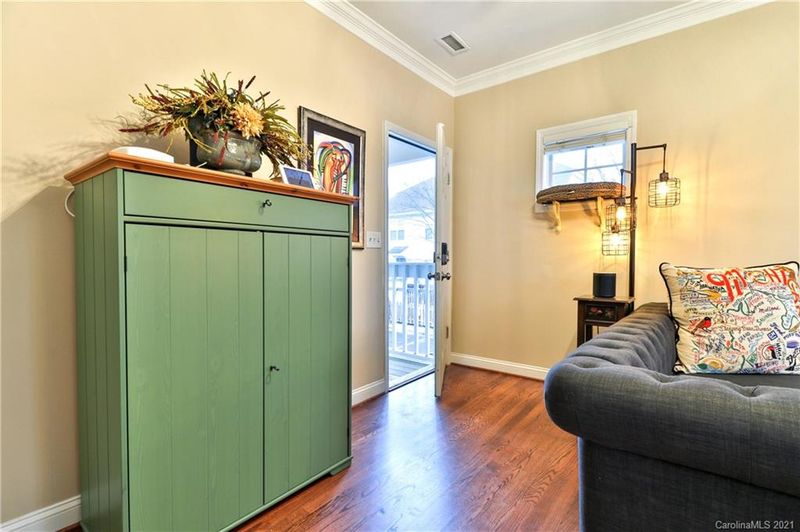 1036 W 1st St, Charlotte, NC 28202