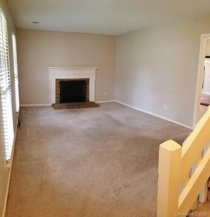 9216 Knotty Pine Cir, Charlotte, NC 28227