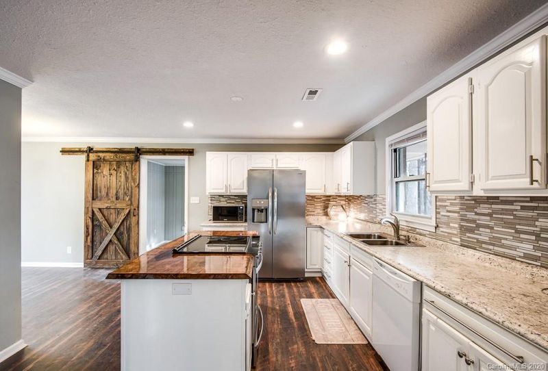 1669 Belcross Ln, Newton, NC 28658