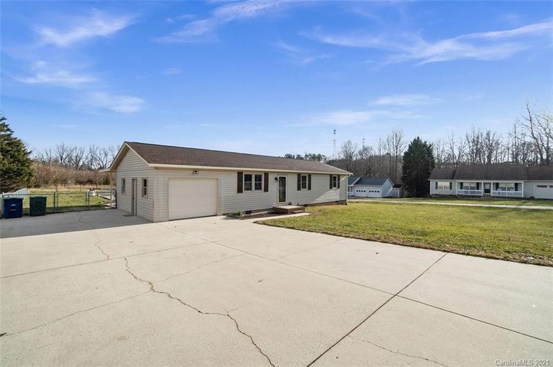 207 Belleview Dr NE #21, Conover, NC 28613