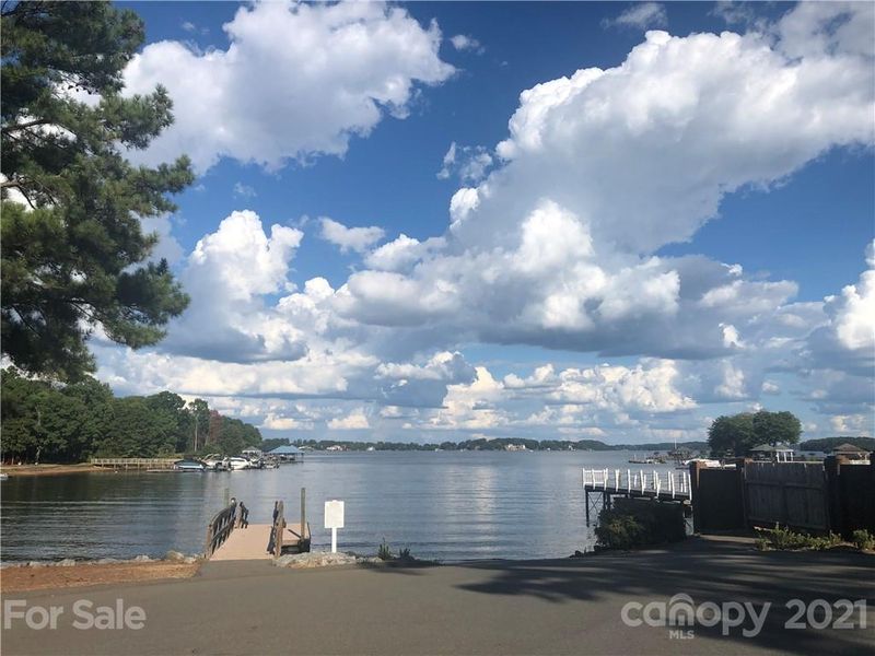 8019 Ravenwood Ln, Stanley, NC 28164