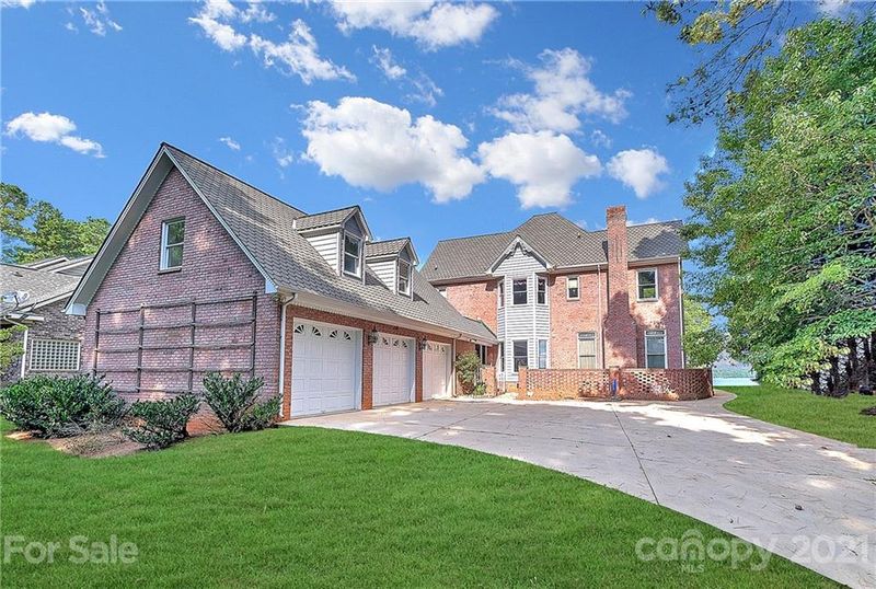 8019 Ravenwood Ln, Stanley, NC 28164