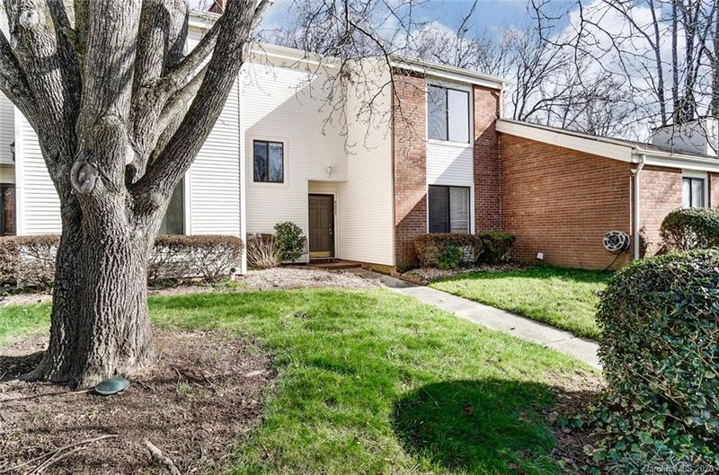 8421 Ramath Dr, Charlotte, NC 28211