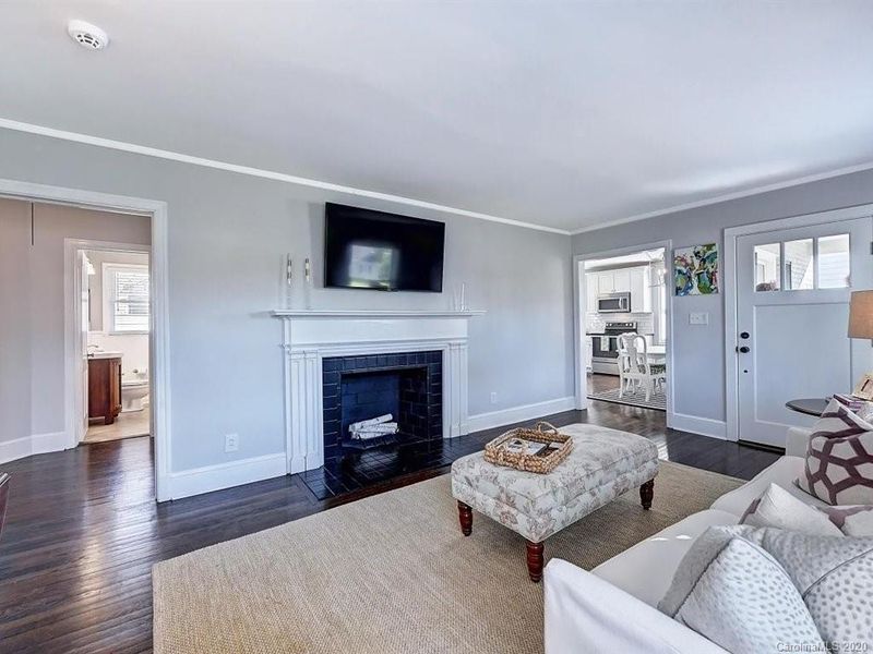 747 Poindexter Dr, Charlotte, NC 28209